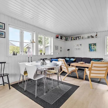 40385-juelsminde-firkanten-5 بيت للعطل *