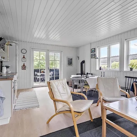 40385-juelsminde-firkanten-5 بيت للعطل