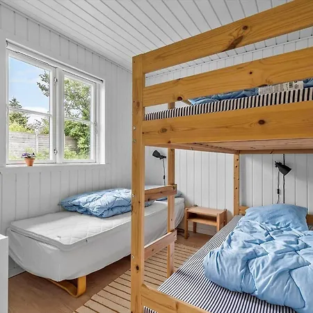 40385-juelsminde-firkanten-5 بيت للعطل *